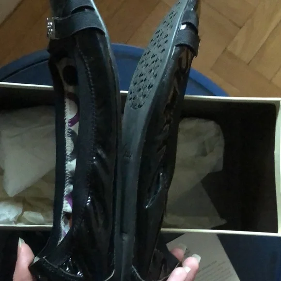 Coach Dwyer crinkle patent leather black ballet flats 9 - Picture 8 of 10